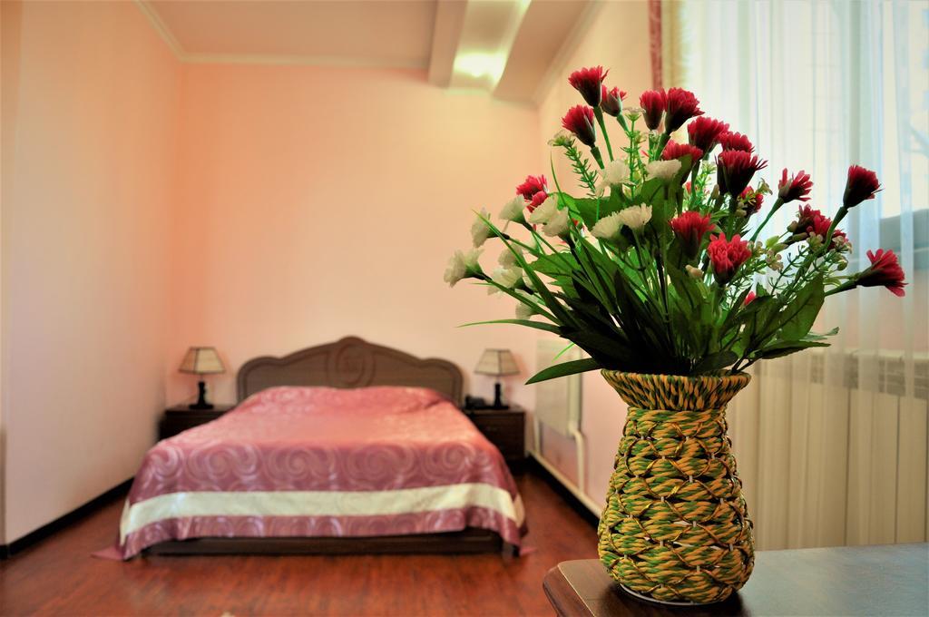Bishkek Villa Hotel Luaran gambar